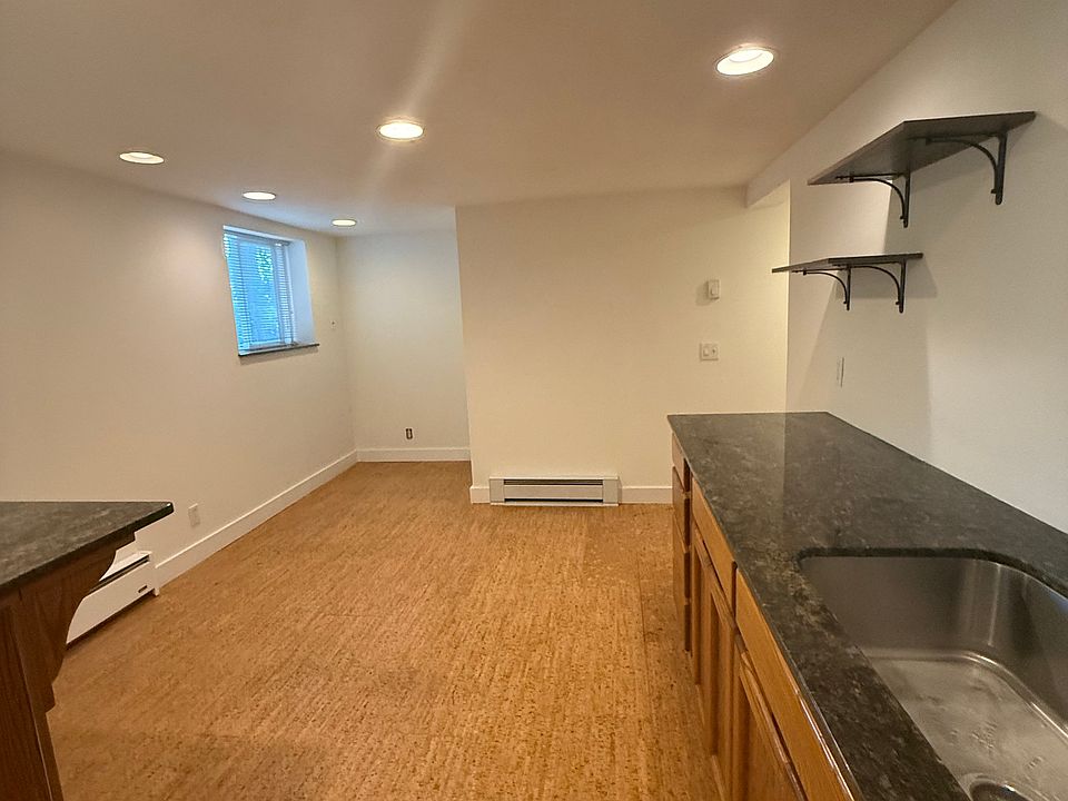 1st image of 3031 1/2 14th Ave W #B