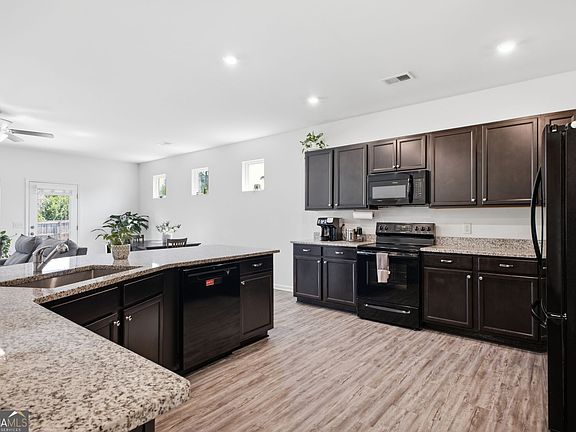 4th image of 13 Oak View Dr NE