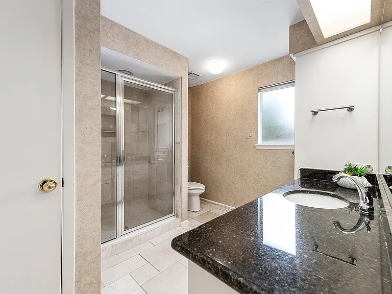 3702 Belle Grove Ln — Photo 37