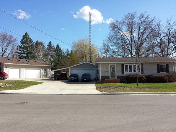 120 6th St NE, Stewartville, MN 55976