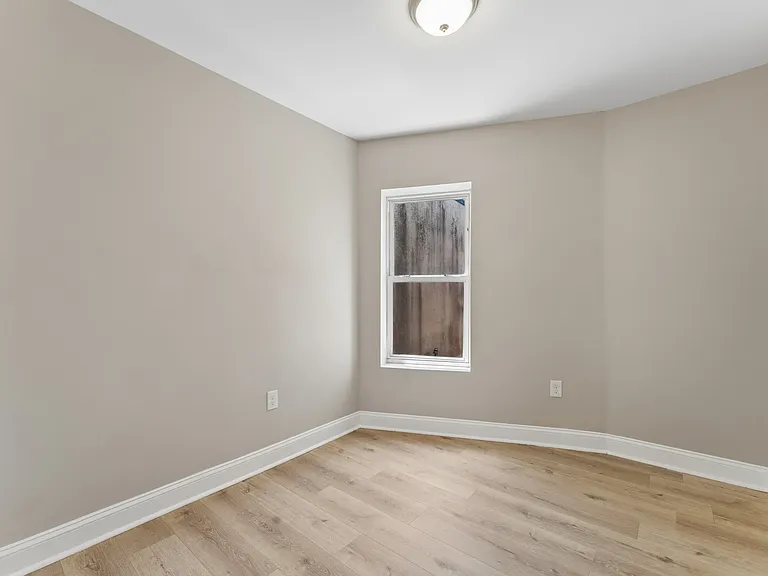 2440 McCulloh St — Photo 15