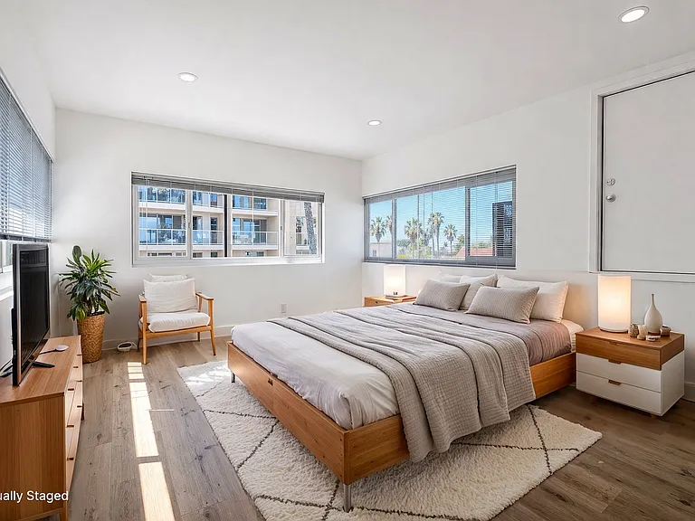1600 E Ocean Blvd #8 — Photo 6