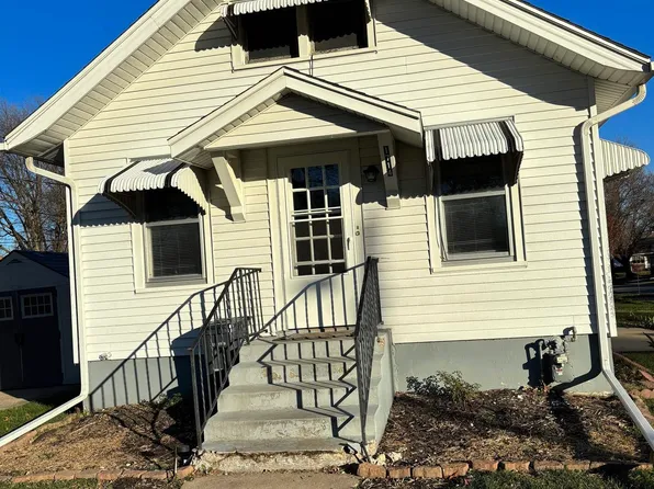 1714 S 8th St, Burlington, IA 52601