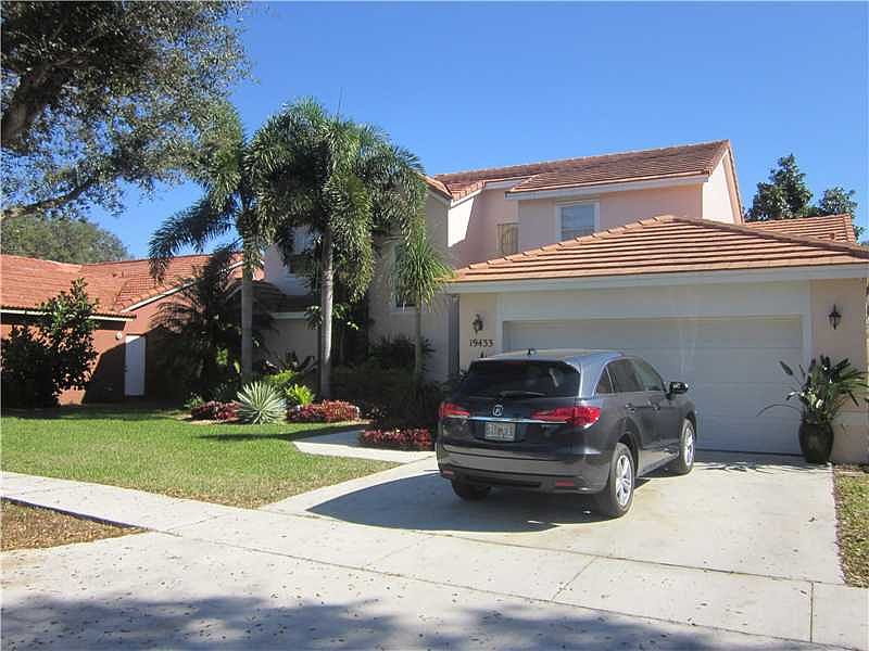 1st image of 19433 NW 87 Court Cir
