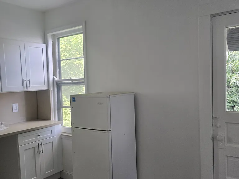 2516 Cleinview Ave — Photo 4