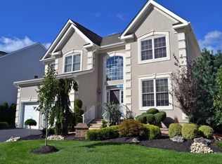 33 Springhouse Cir, Manalapan, NJ 07726