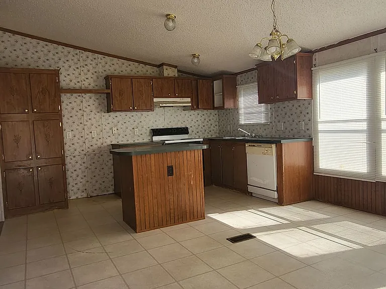 710 Blue Bird Dr — Photo 13