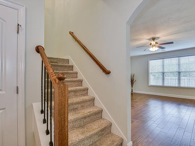 5564 Connor Dr — Photo 22