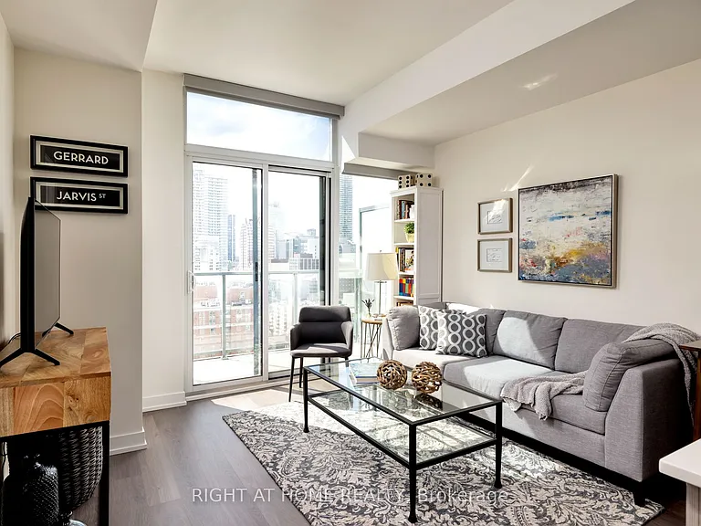 105 George St E #1912 — Photo 6