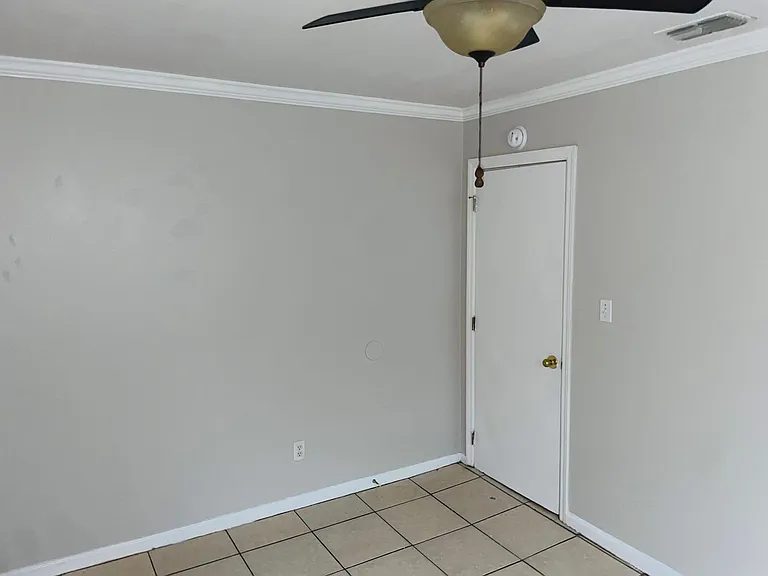 111 Columbia Dr #6 — Photo 10