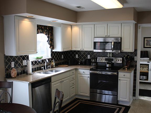2nd image of 6618 Provincial Dr