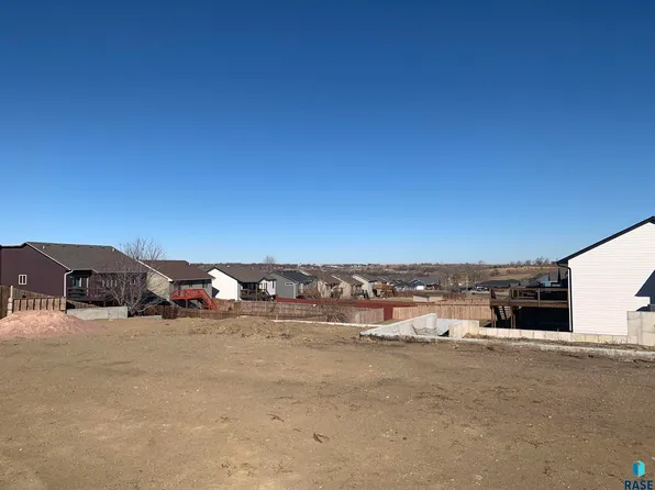 1001 N Archer Dr, Sioux Falls, SD 57103