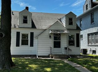 2349 31st St #A, Moline, IL 61265