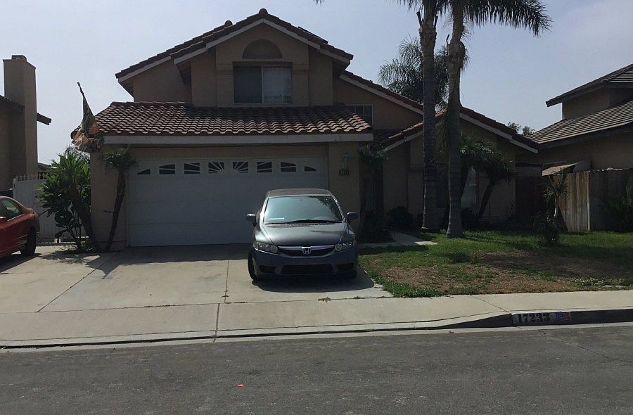 1st image of 17233 Lakeview Ct