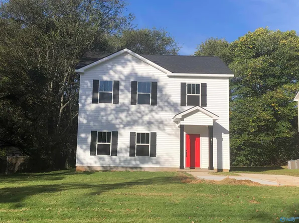 1711 Golf Club Ln, Huntsville, AL 35816