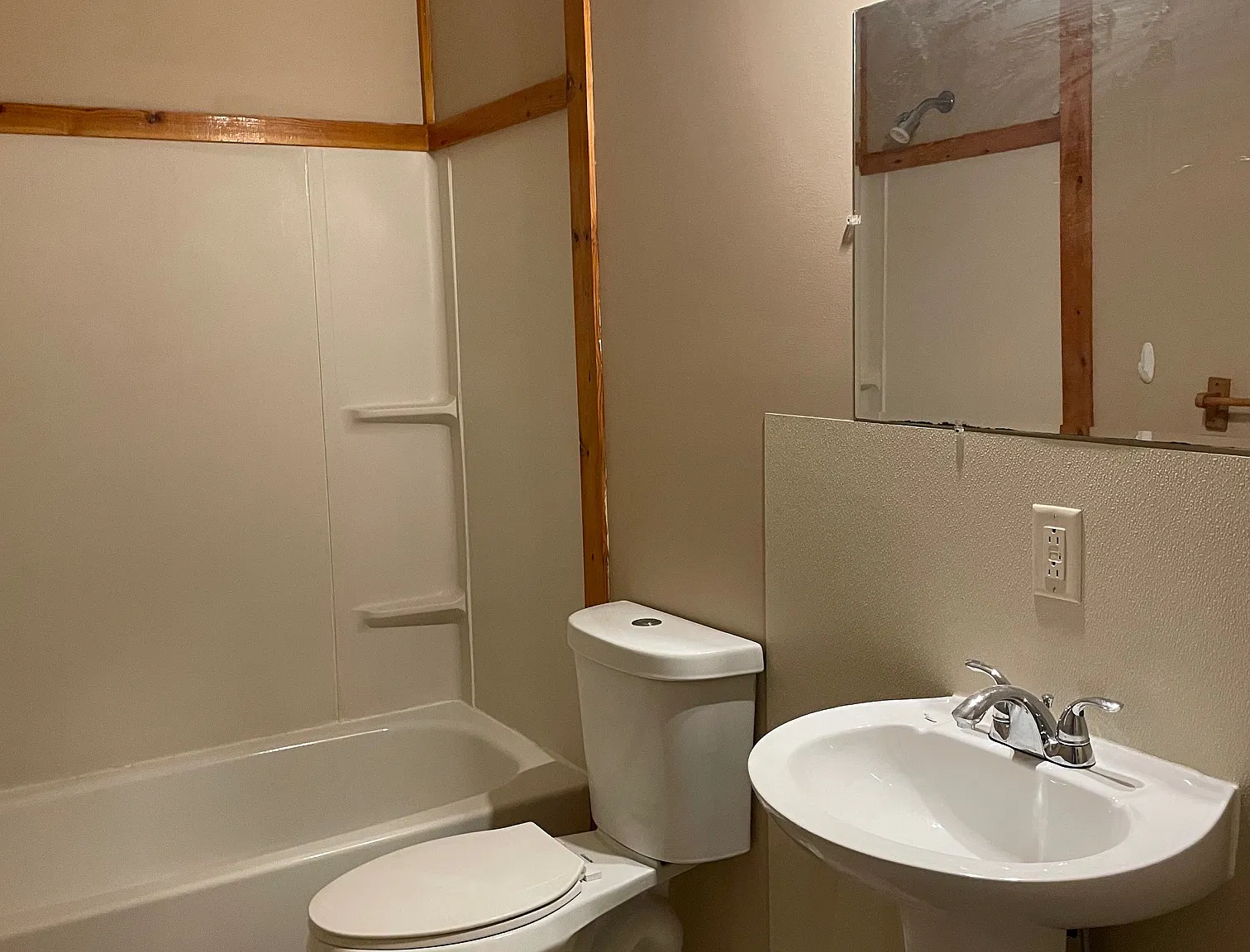 2 bed, 1100 sqft, $1,200 — Photo 3