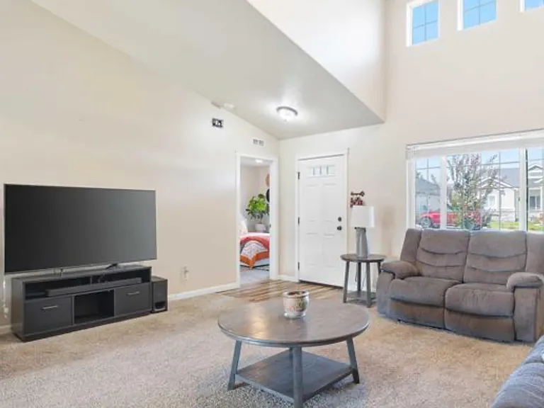 401 Benno St — Photo 10