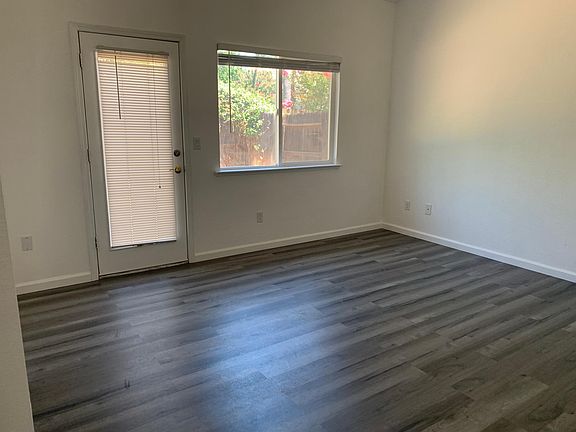 5th image of 2909 Horsetail Dr