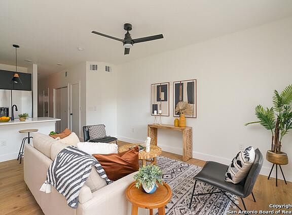 5th image of 513 S Olive St #1