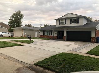 567 Centralia St, Dearborn Heights, MI 48127