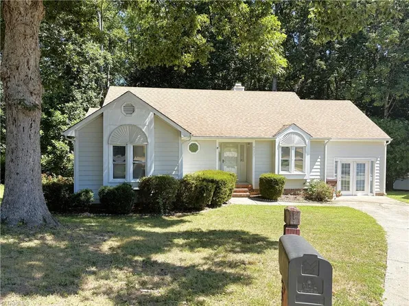 4025 Sherry Ct, Jamestown, NC 27282