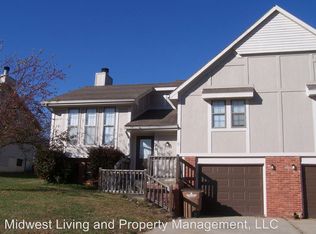 1120 Ridgeway Dr, Raymore, MO 64083