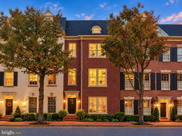 1204 N Pitt St, Alexandria, VA 22314