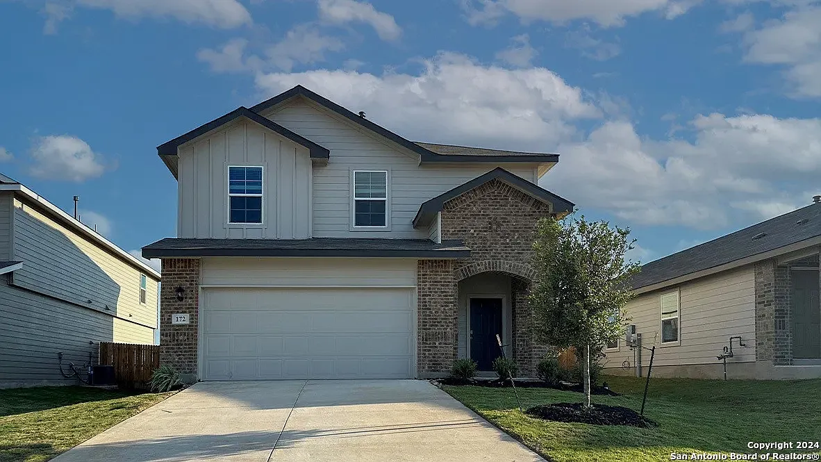 4 bed, 2.5 bath, 1968 sqft, $1,950 — Photo 1