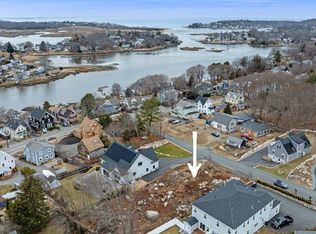 3 Deacon Farm Ln, Gloucester, MA 01930