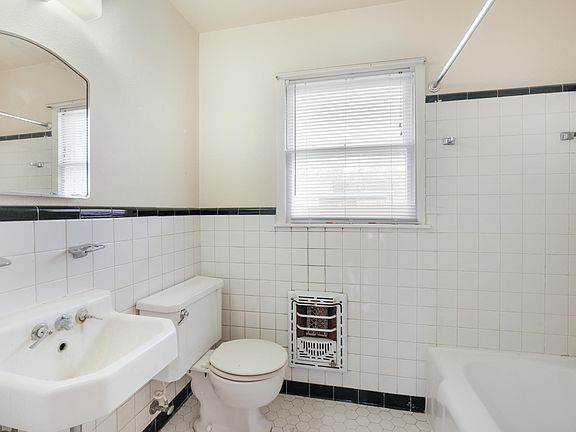 5th image of 327 Olney Dr