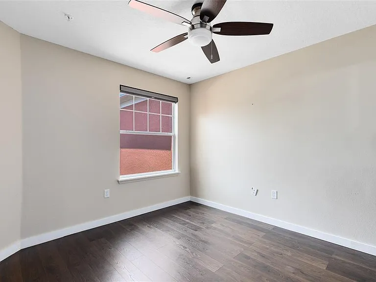 9625 Silver Buttonwood St — Photo 19