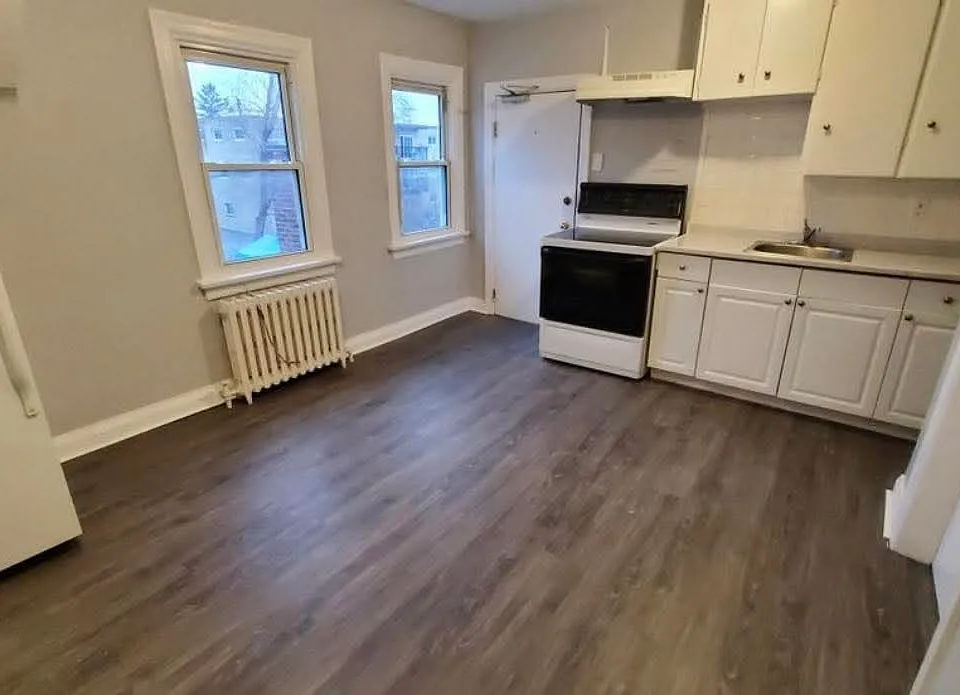 66 Wayne Ave #8