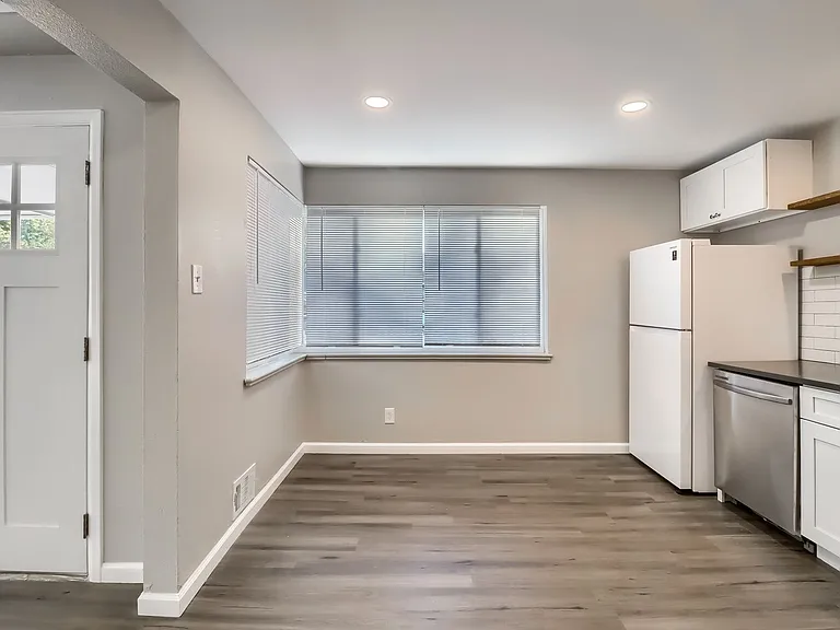 3341 N Olive St — Photo 10
