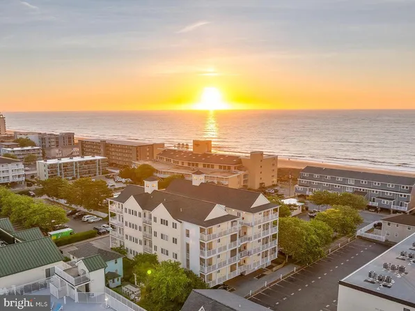 11 54th St #203, Ocean City, MD 21842
