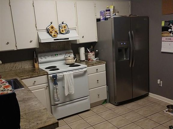 3rd image of 4915 Yacht Harbor Cir