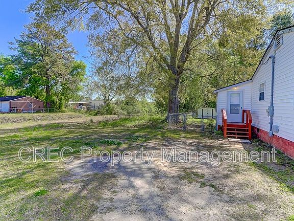 3rd image of 2401 Eagle Dr
