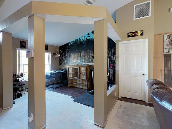 4th image of 4682 SW Scanavino St