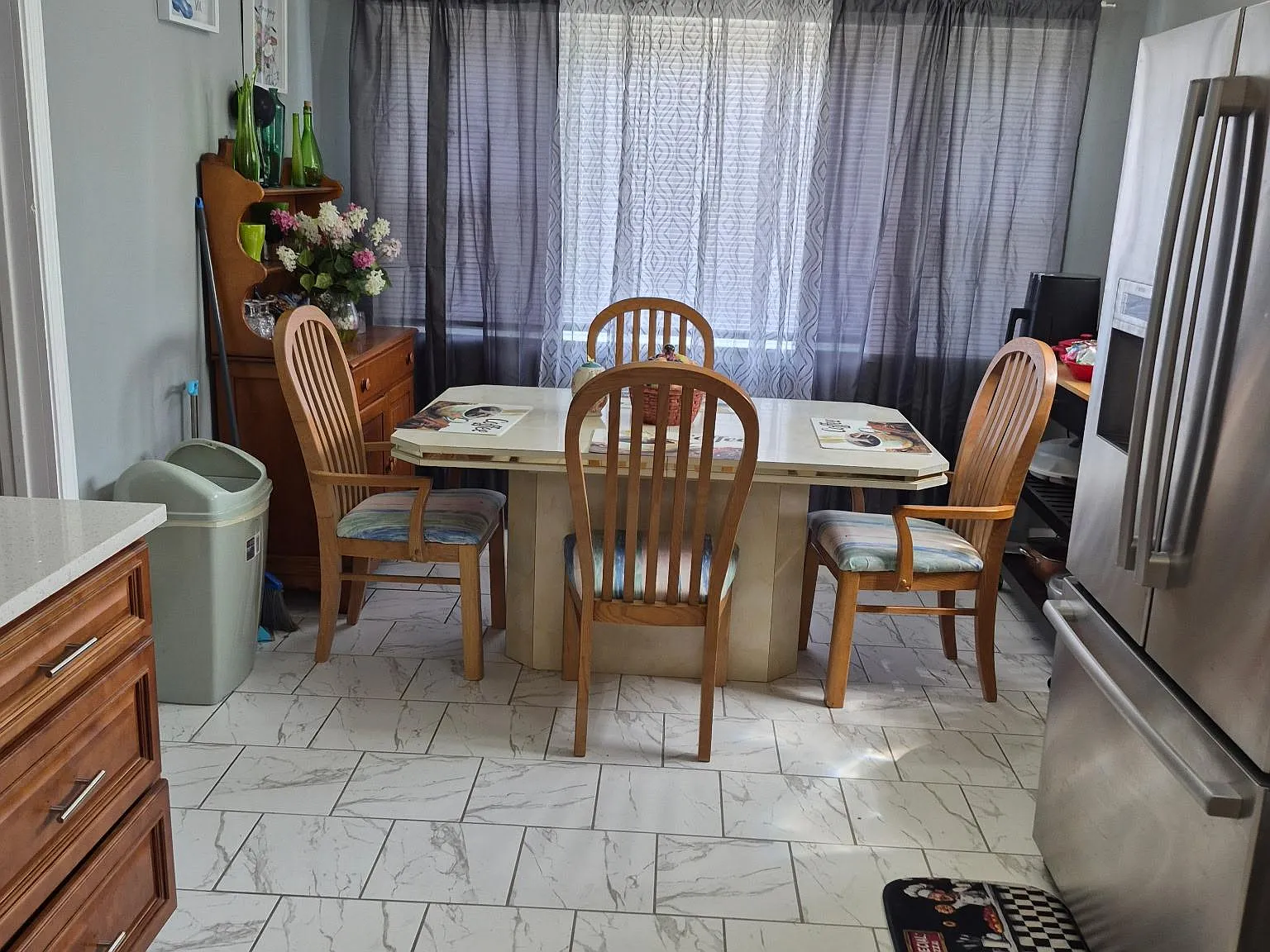 4 bed, 2.0 bath, 2500 sqft, $910 — Photo 4