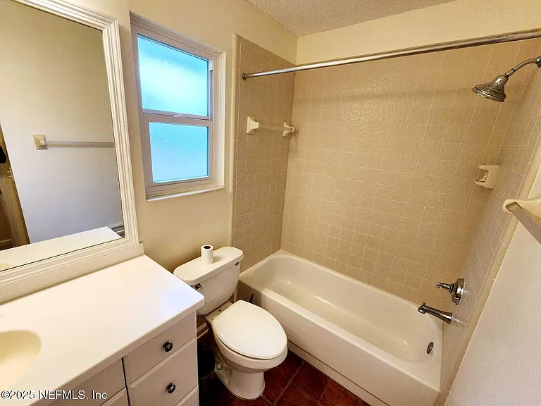 3910 Karissa Ann Pl E — Photo 18