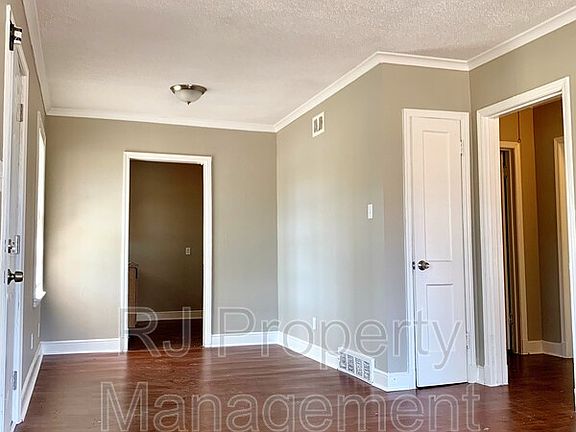 2nd image of 3220 Spottswood Ave
