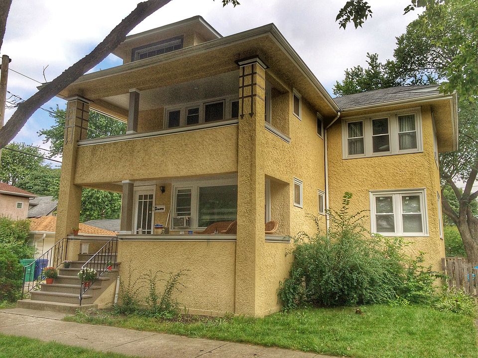 2nd floor 1BR + Sunroom in 2-flat