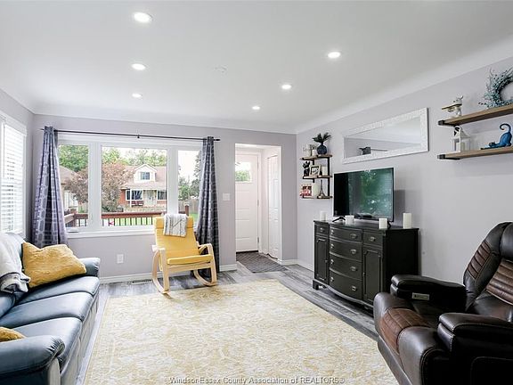 5th image of 2402 Tourangeau Rd