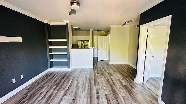 206 E South St #3032 — Photo 3