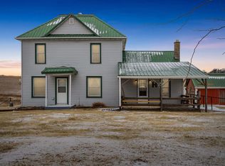 890 Forest Mills Rd, Waukon, IA 52172