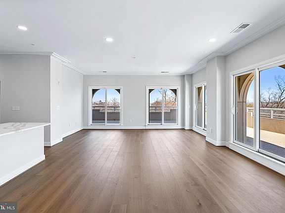 3rd image of 635 Slaters Ln #403
