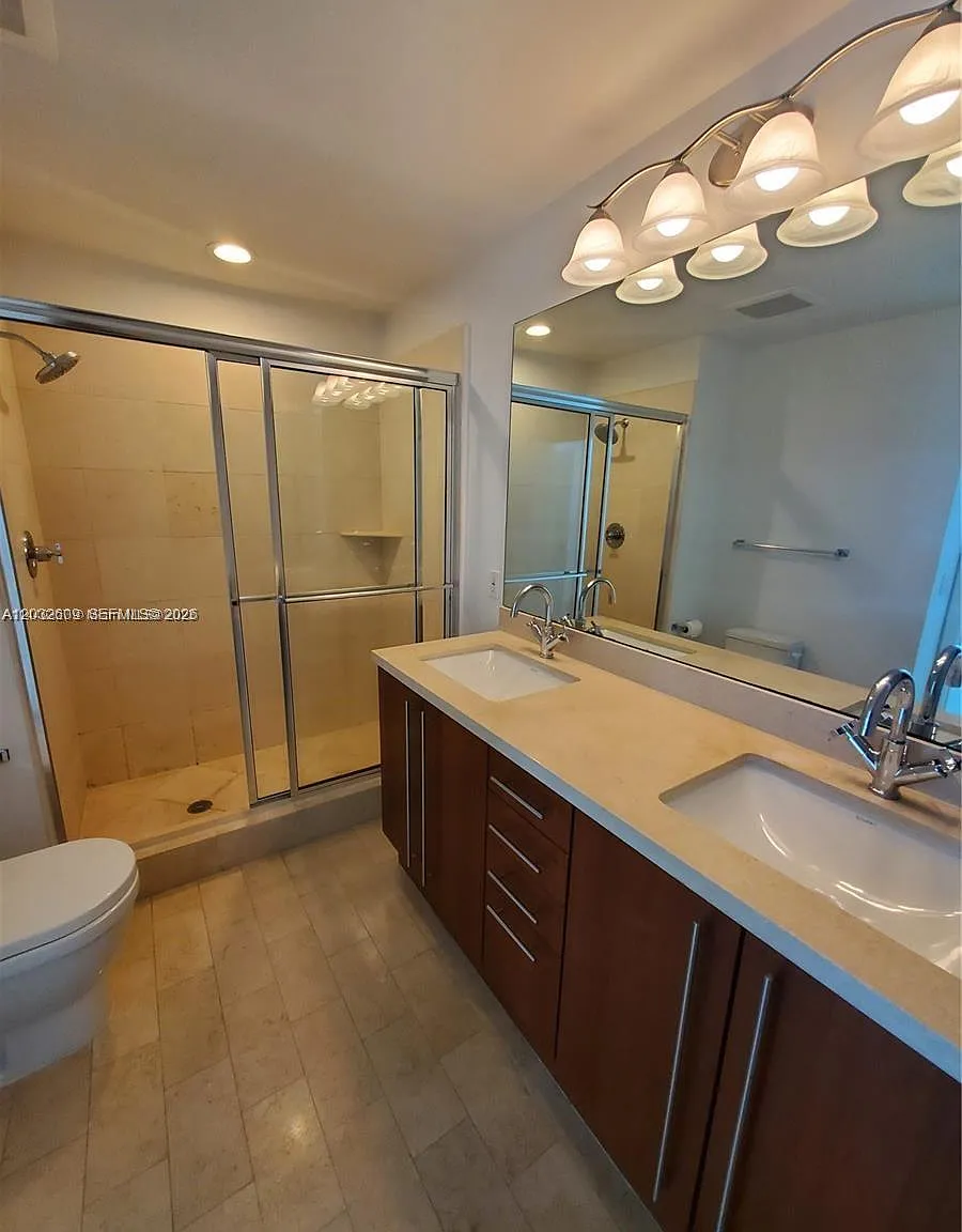 2 bed, 1100 sqft, $3,950 — Photo 2