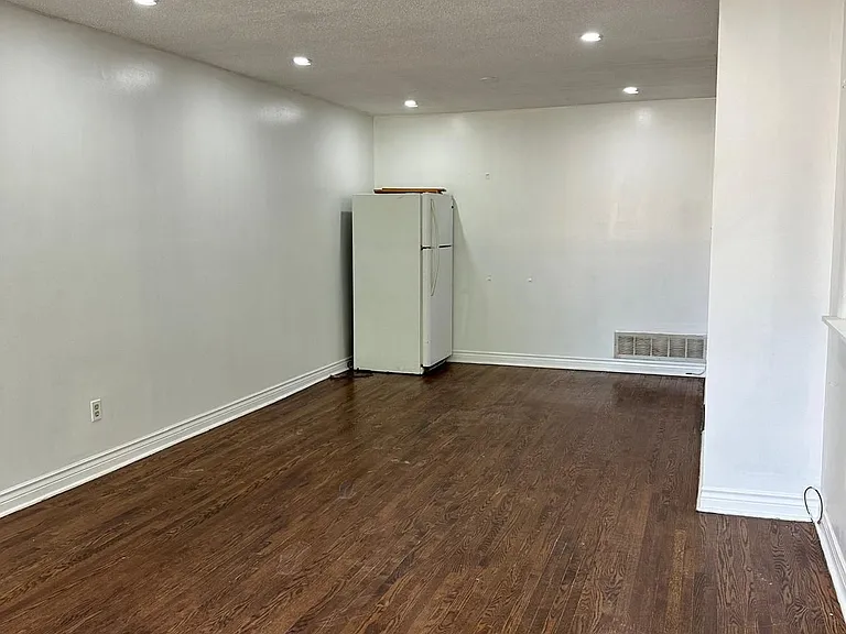 134 Jade Cres #MAIN — Photo 8