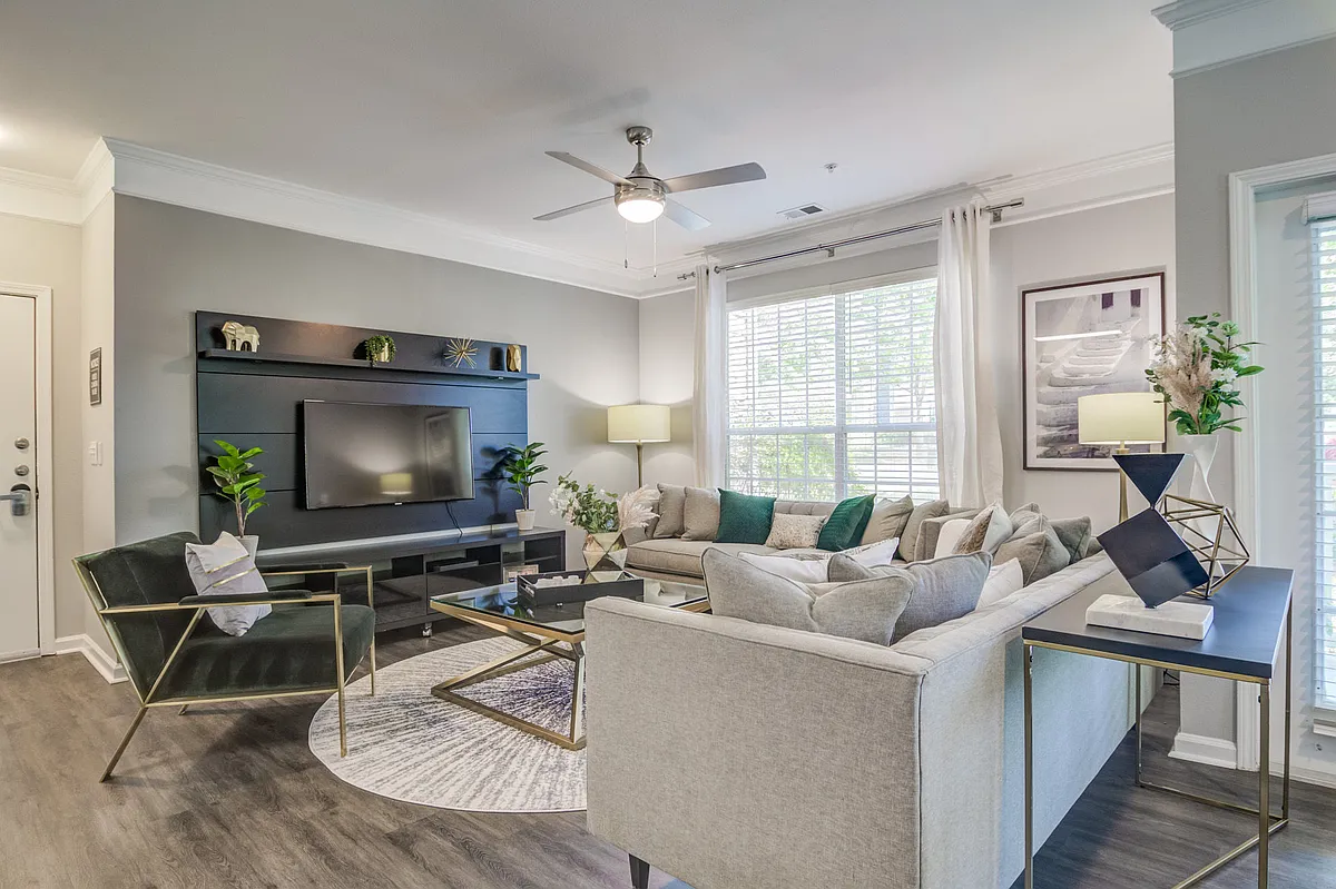 Building Photo - IMT Stoneleigh at Deerfield