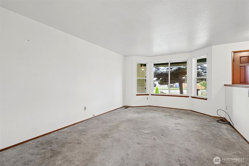 3rd image of 15912 67th Street Ct E