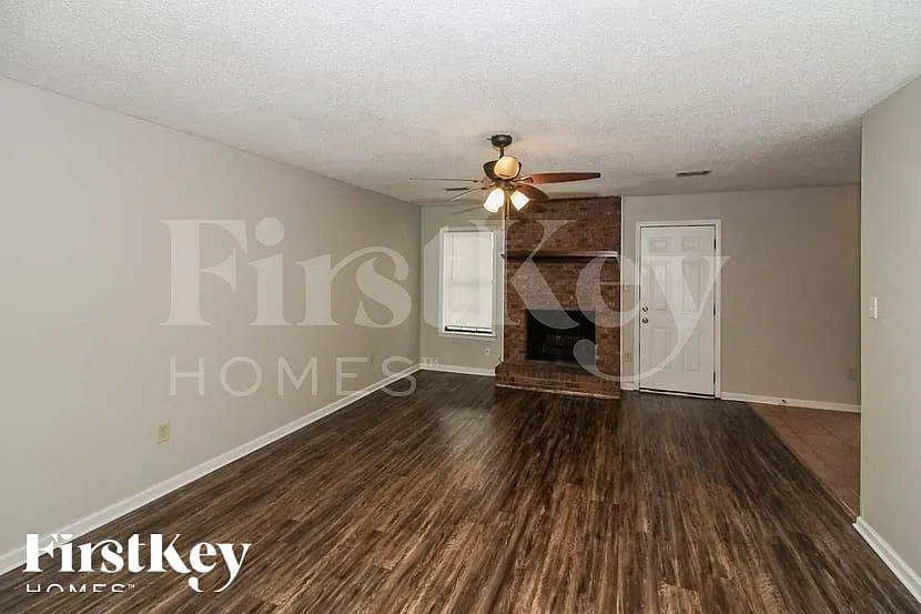 Building Photo - 6614 Red Birch Dr